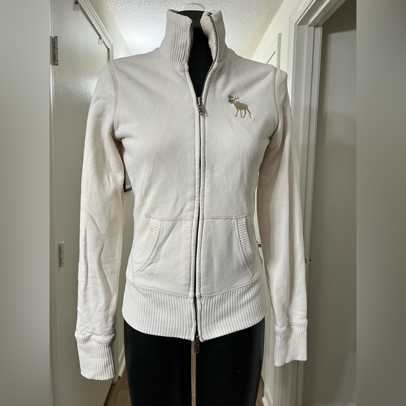 Abercrombie & Fitch Jackets & Blazers - Abercrombie & Fitch Cream Faux Fur Lined Full Zip Jacket Sz Medium